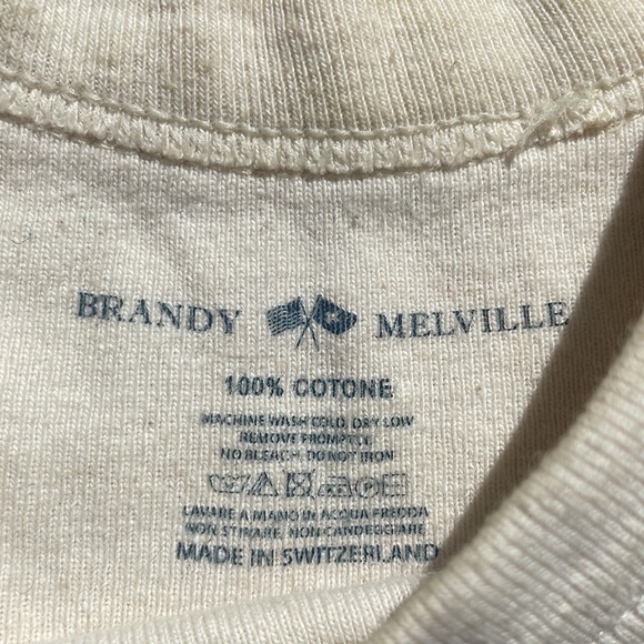 Brandy Melville soft tshirt cropped - Picture 2 of 2